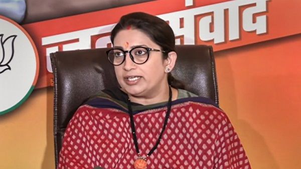 'AAP का कोई नेता मिले तो...', गुजरात में स्मृति ईरानी ने महिलाओं से की ये गुजारिश