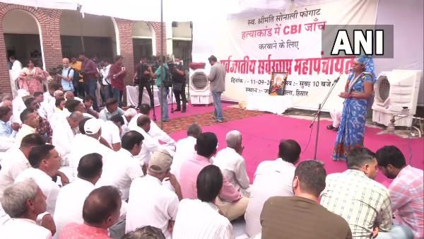 Sonali Phogat Case: खाप महापंचायत में CBI जांच की मांग, सीएम खट्टर ने कही ये बात