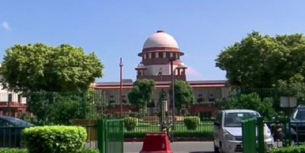 सुप्रीम कोर्ट ने एक समान ड्रेस कोड पर सुनवाई से किया इनकार, कहा-'ये कोई जरूरी मामला नहीं'