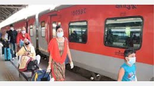 Indian Railways: त्योहारों पर यह ट्रेनें बनाएंगी आपकी राह आसान,यहां देखें पूरी डिटेल