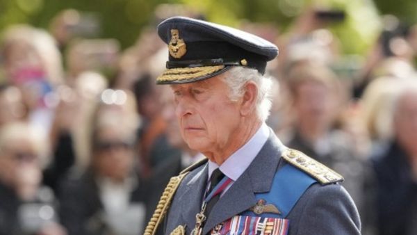 प्रिंस से किंग बनते ही 100 लोगों की नौकरी ले डूबे चार्ल्स, हटाए जाएंगे पुराने स्टाफ, हो रही आलोचना