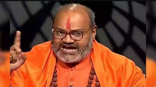 यति नरसिंहानंद ने कही मदरसों और अलीगढ़ मुस्लिम विश्वविद्यालय को बारूद से उड़ाने की बात, FIR दर्ज