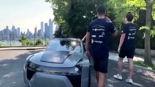 कबाड़ से बनी BMW जैसी कार! चलते- चलते सोख लेती है 2 किलो 'जहरीली गैस'