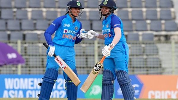 Women Asia Cup: स्मृति मंधाना और शेफाली वर्मा की दमदार बल्लेबाजी, भारत ने बांग्लादेश को 59 रनों से हराया