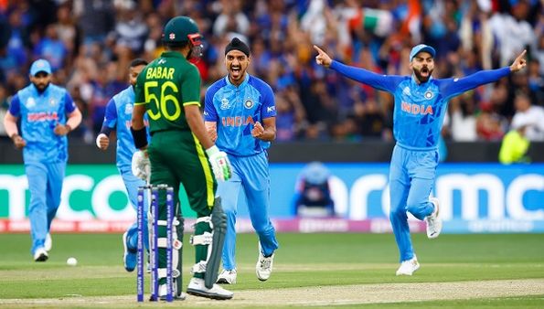 IND vs PAK मैच में हीरो बने अर्शदीप सिंह, बाबर को भेजा, ना टिके रिजवान, निकाली पाकिस्तान की 'जान'