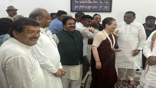 CM Ashok Gehlot की हुई Priyanka Gandhi से मुलाकात, खड़गे की जीत से गहलोत खेमे में उत्साह