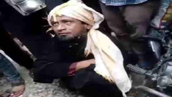 Bareilly: बुर्का पहन रामलीला मैदान में बेखौफ घूम रहा था शख्स,पकड़ा गया तो बोला- 'अल्लाह चाहेंगे तो मिलेगी सजा'