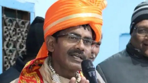 'करवाचौथ पर मेहंदी की आड़ में Love Jihad करते हैं मुस्लिम युवक', हिंदू संगठनों के समर्थन में आए BJP MLA