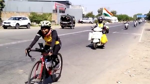 12 ज्योतिर्लिंगः साइकिल यात्रा कर पूजा पहुंचेंगी बाबा के धाम, बनाएंगी इंडिया बुक ऑफ रिकॉर्ड