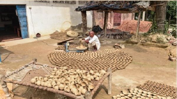 दीपोत्सव मनाने के लिए अयोध्या पूरी तरह तैयार, जलाए जाएंगे 12 लाख से अधिक दीये, इस बार आधे घंटे तक जलेंगे दीपक