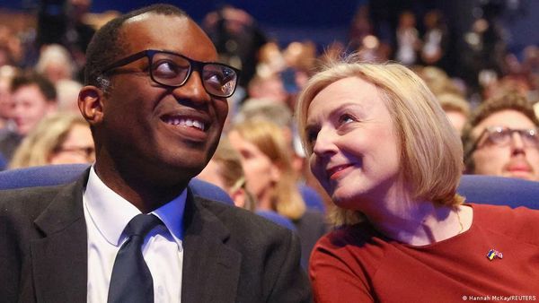 ब्रिटेन: अमीरों का आयकर कम करने का प्रस्ताव रद्द