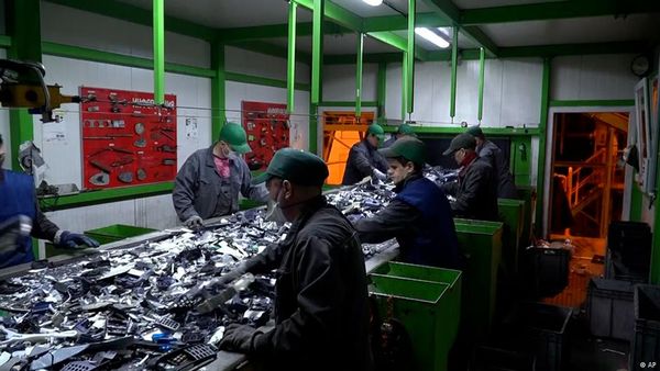 इस साल फेंक दिए जाएंगे 5.3 अरब फोन