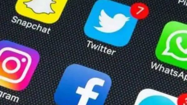 24 हजार महीने की नौकरी के लिए पल भर में गंवाए 10 हजार, आप भी Facebook पर न करें ऐसी गलती