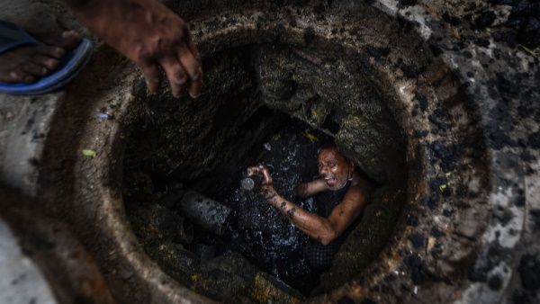 फरीदाबाद: अस्पताल का सीवर टैंक साफ करने उतरे 4 सफाईकर्मियों की मौत