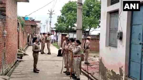 Firozabad News: दो साल पहले गायब हुई थी खुशबू, अब प्रेमी गौरव के घर में दफन मिला कंकाल