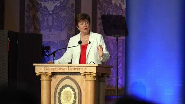 IMF की चेतावनी, दुनिया में गहरा रहा है मंदी का खतरा, वैश्विक आर्थिक विकास में भारी कमी के संकेत