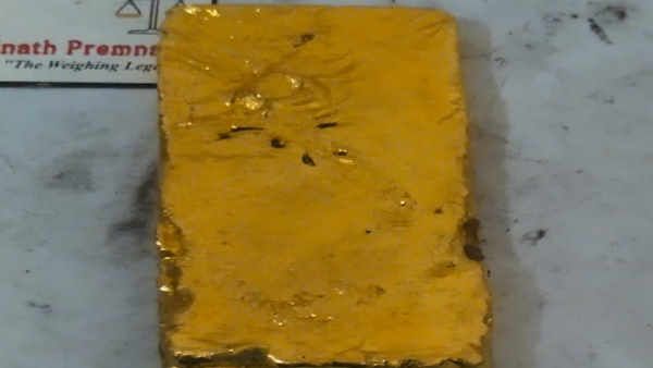 दिल्ली एयरपोर्ट पर पकड़ा गया 41 लाख रुपए का सोना, कस्टम अधिकारियों ने एयरक्राफ्ट के टॉयलेट से किया जब्त