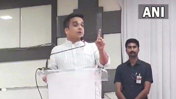 गुजरात में 27 अक्टूबर तक पुलिस नहीं काटेगी चालान, गृहमंत्री हर्ष संघवी का ऐलान