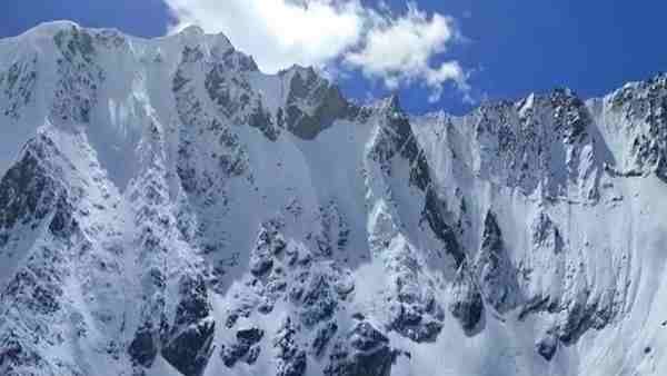 उत्तराखंड: चीन सीमा पर दारमा घाटी में हुई सीजन की तीसरी बर्फबारी, ठंड बढ़ने से शुरू हुआ ग्रामीणों का पलायन