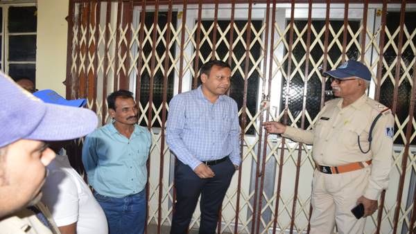 Jabalpur News: क्रिश्चियन सोसायटी के सद्भावना भवन पर प्रशासन का कब्ज़ा, बिशप पीसी सिंह केस में कार्रवाई