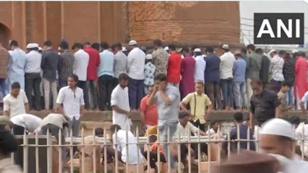 Karnataka: बीदर मदरसे में 'जय श्री राम' के जवाब में आज पढ़ी गई नमाज, वीडियो हुआ वायरल