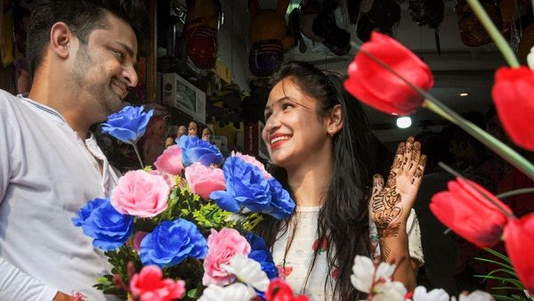 Karwa Chauth 2022: वैवाहिक जीवन में खुशियों के लिए जरूर करें ये 4 काम