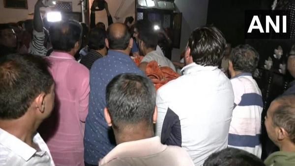 Shopian Kashmiri Pandit की बहन ने बयां किया दर्द, आतंकी वारदात के बाद कहा- यहां हिंदू सुरक्षित नहीं