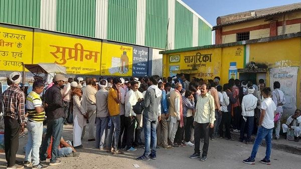खाद की किल्लत का फायदा उठाने बाजार में फर्जी खाद कंपनी, एक गिरफ्तार
