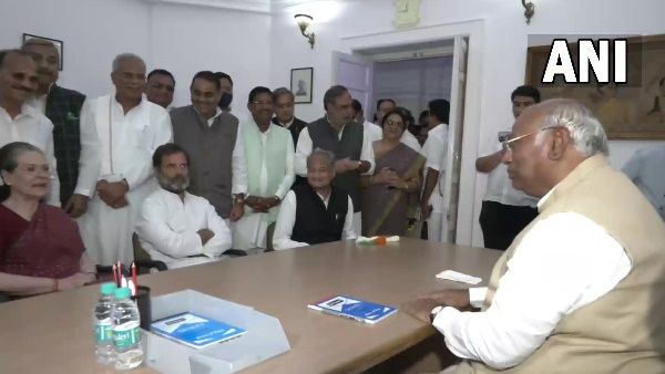 CWC के सभी सदस्यों ने मल्लिकार्जुन खड़गे को सौंपा इस्तीफा, कांग्रेस अध्यक्ष बनाएंगे नई कमेटी