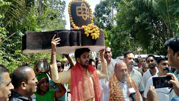 Mahakal Lok: उज्जैन महाकाल में नर्मदा जल होगा विसर्जित, जबलपुर से कलश लेकर शिव भक्तों का पहुंचा जत्था