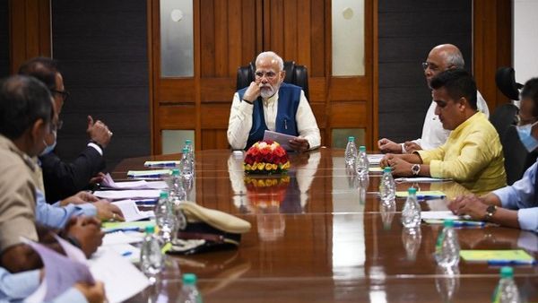 Morbi Bridge Collapse: पीएम मोदी ने की मोरबी हादसे पर हाईलेवल मीटिंग, पीड़ितों को हरसंभव सहायता पर जोर
