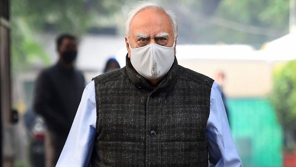 New IT Rule: कपिल सिब्बल के बयान को सरकार ने बताया भ्रामक, सफाई में कही ये बात