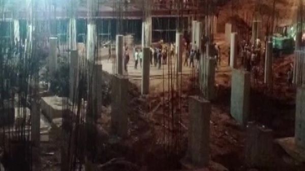 Punjab News: मोहाली में अंडर कंस्ट्रक्शन बिल्डिंग गिरने से 2 की मौत, 8 मजदूर मलबे में दबे