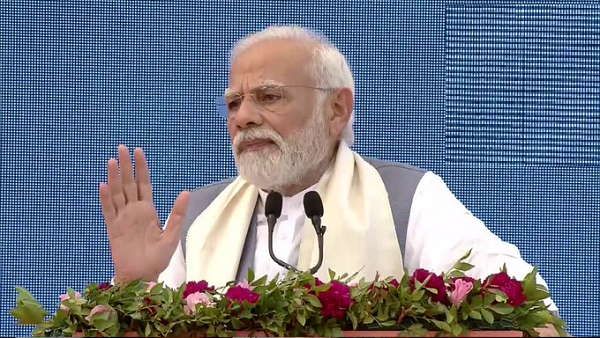 गुजरात में आज प्रधानमंत्री नरेंद्र मोदी ने किया इन परियोजनाओं का उद्घाटन और शिलान्यास