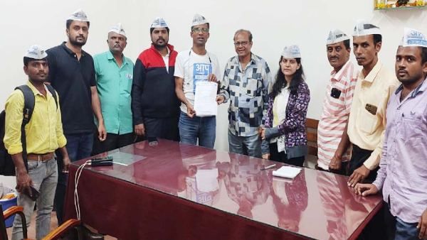 नासिक में बकायेदारों के घरों के बाहर ढोल बजाना बंद करें, AAP कार्यकर्ताओं ने दी चेतावनी