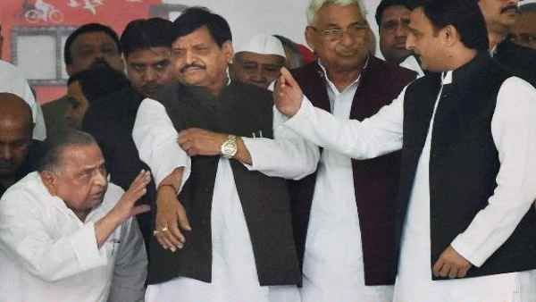 Mulayam Singh की गैरमौजूदगी में 