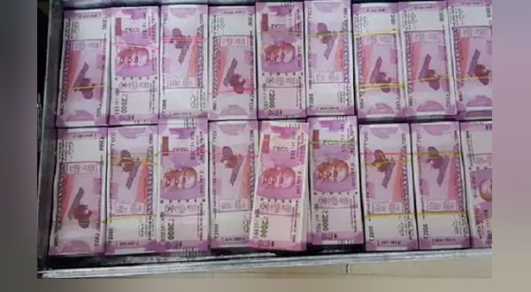 गुजरात में हुआ नकली नोटों के रैकेट का पर्दाफाश, 317 करोड़ के नकली नोट बरामद, मास्‍टरमाइंड धरा गया