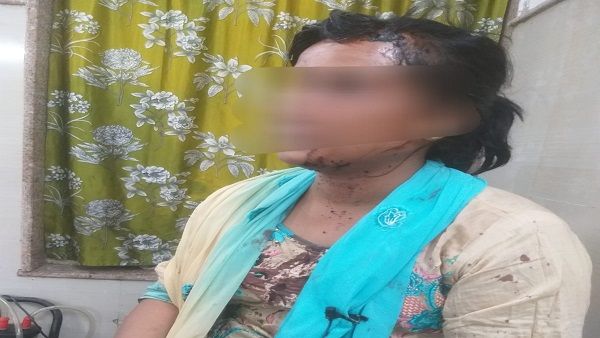 फेसबुक पर मोहब्बत में धोखा, प्रेमी के घर धरने पर बैठी प्रेमिका, परिजन ने डंडे से सिर फोड़ दिया