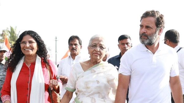 Bharat Jodo Yatra में शामिल हुईं गौरी लंकेश की मां और बहन, राहुल गांधी बोले-वह सत्य के लिए खड़ी थीं