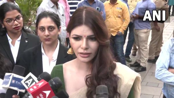साजिद के खिलाफ Sherlyn Chopra का बयान नहीं हो पाया दर्ज, महिला अधिकारी की नियुक्ति की मांग