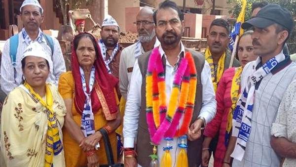 Himachal Election 2022: सोलन में AAP प्रत्याशी हरमेल धीमान ने भरी हुंकार, किया शक्ति प्रदर्शन