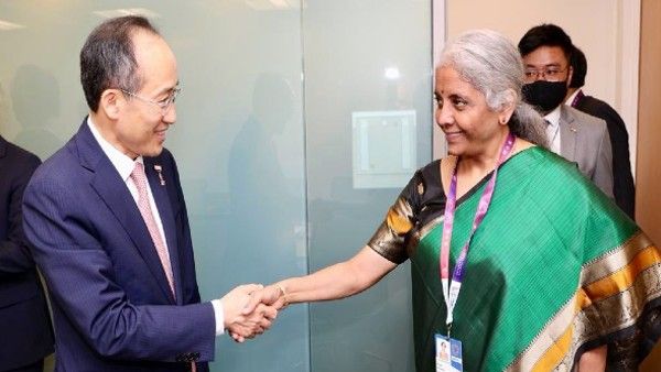 G20 FMCBG: वित्त मंत्री सीतारमण की जापान-द. कोरिया के नेताओं के साथ बैठक, जानिए किन मुद्दों पर हुई चर्चा