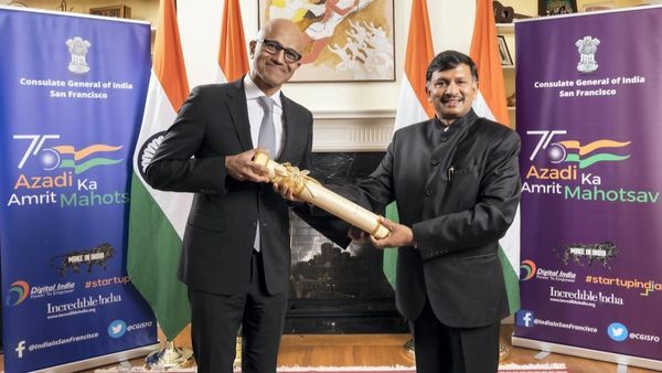 Padma Bhushan: माइक्रोसॉफ्ट के CEO सत्य नडेला को अमेर‍िका में मिला पद्म भूषण सम्मान