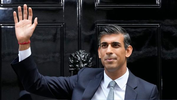 Rishi Sunak and India: ऋषि सुनक को पीएम बनाने के लिए ब्रिटेन को बधाई, परन्तु इसकी तुलना भारत से क्यों?
