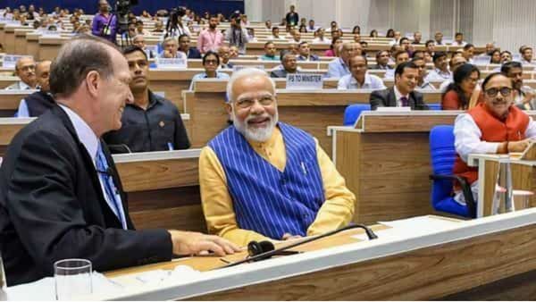 वर्ल्ड बैंक ने फिर से मोदी सरकार की जमकर तारीफ की, कहा- दुनिया को भारत से सीखना चाहिए