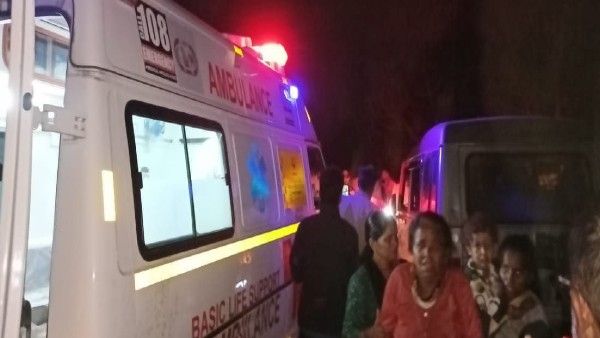 Uttarakhand Bus Accident: पौड़ी गढ़वाल में सवारियों से भरी बस खाई में गिरी, 50 लोग थे सवार