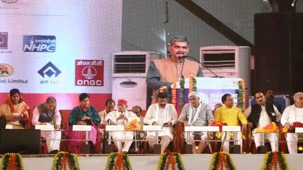 Chitrakoot: नानाजी की जयंती पर 4 दिवसीय Gramodaya Mela का हुआ आगाज, पहले दिन मैथिली ठाकुर ने बांधा समां