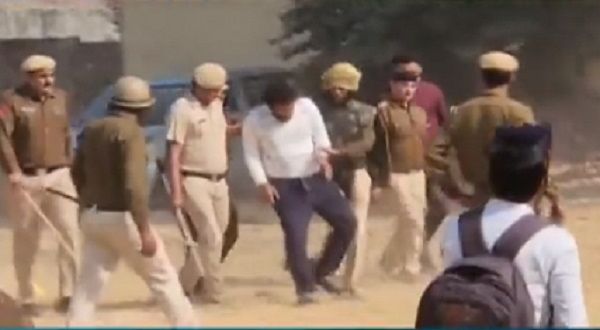 Ahir Regiment Morcha agitation: गुरुग्राम में पुलिस से भिड़े प्रदर्शनकारी, पथराव के बाद लाठीचार्ज