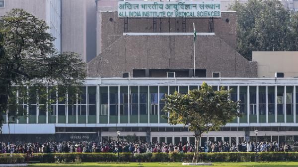 AIIMS Delhi: पूरी तरह से डिजिटल होगा दिल्ली एम्स, अप्रैल 2023 से कर सकेंगे UPI और स्मार्ट कार्ड से पेमेंट