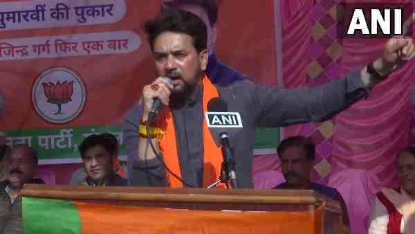 सत्ता में आए तो महिलाओं को 33% आरक्षण और हर साल 3 मुफ्त गैस सिलेंडर: Anurag Thakur